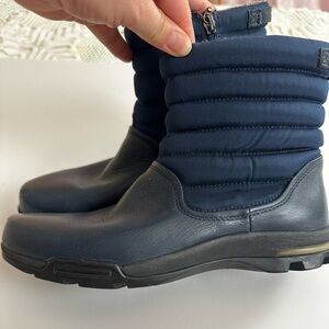 Rockport Women's Navy Leather Winter Boots, snow weather proof, size 8